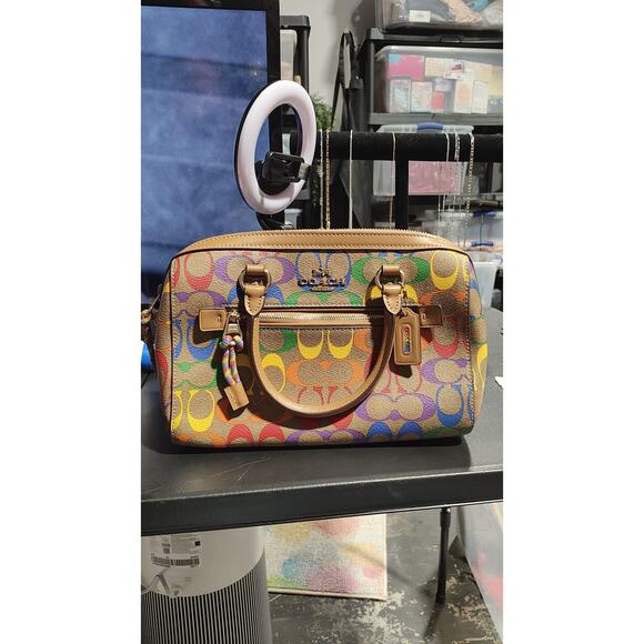 Coach Limited Addition - Picture 1 of 8